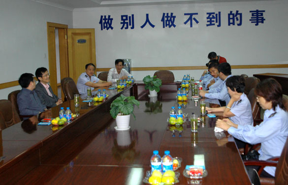 溧阳市地税局来Z6尊龙凯时集团发展纳税人之家“互换履历日”活动