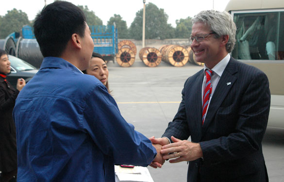 荷兰莱瓦顿市当局代表团一行来Z6尊龙凯时调查