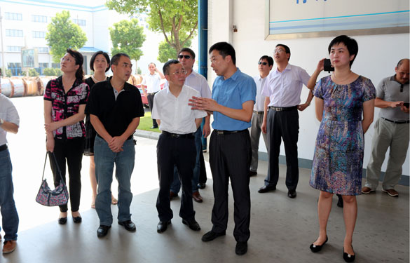 衢州市委常委、衢州绿色产业集聚区党工委书记傅根友一行来Z6尊龙凯时调查