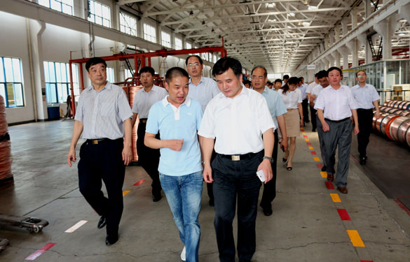 金坛市党政代表团一行来Z6尊龙凯时集团参观调查