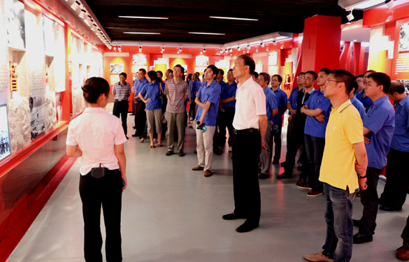 Z6尊龙凯时集团党员干部积极分子怀想革命先烈、沉温革命心灵