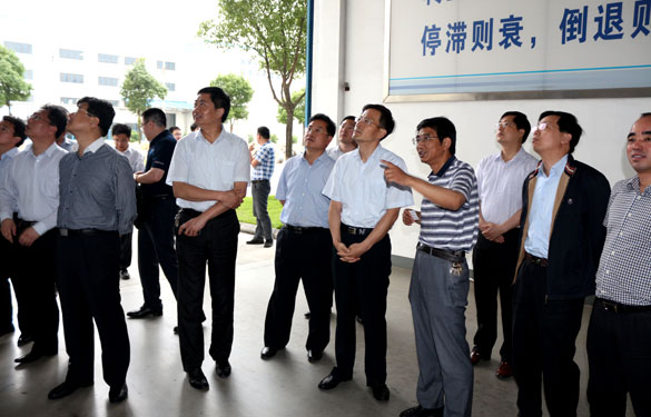 龙口市当局代表团一行来Z6尊龙凯时集团调查