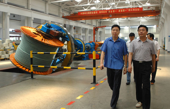 宝应县政协辅导一行10余人来Z6尊龙凯时集团参观调查