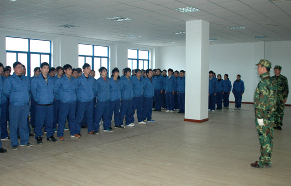 Z6尊龙凯时2012年新员工军训落下帷幕