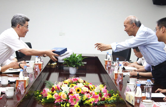 常州市委常委、常务副市长梁一波一行来Z6尊龙凯时电缆调研